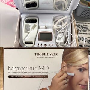 Trophy Skin MicrodermMD White Skincare Tool